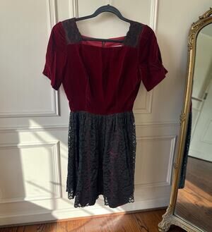 Vintage Lanz Velvet Lace Party Dress A-Line Short Sleeve USA SIZE 10 Red Black